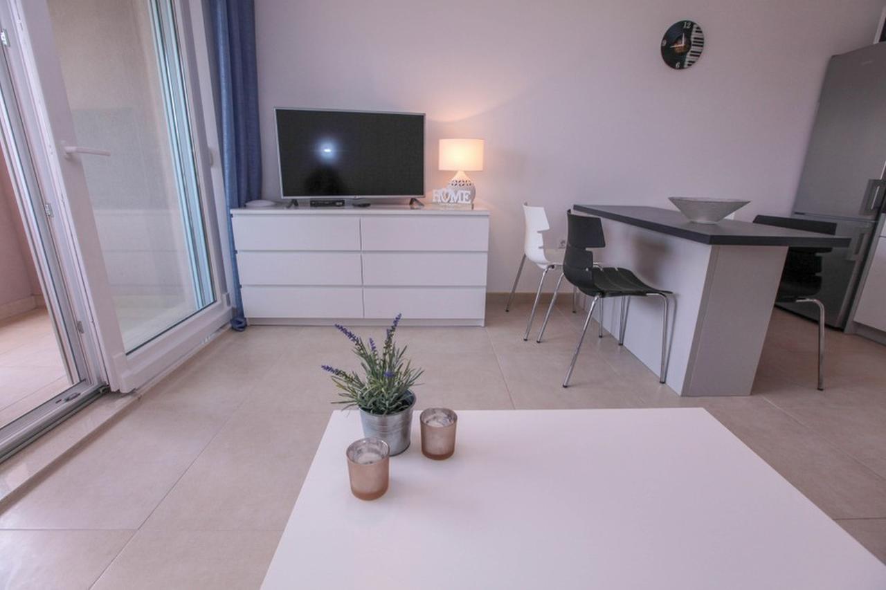 Apartments Zoya Клек Екстериор снимка