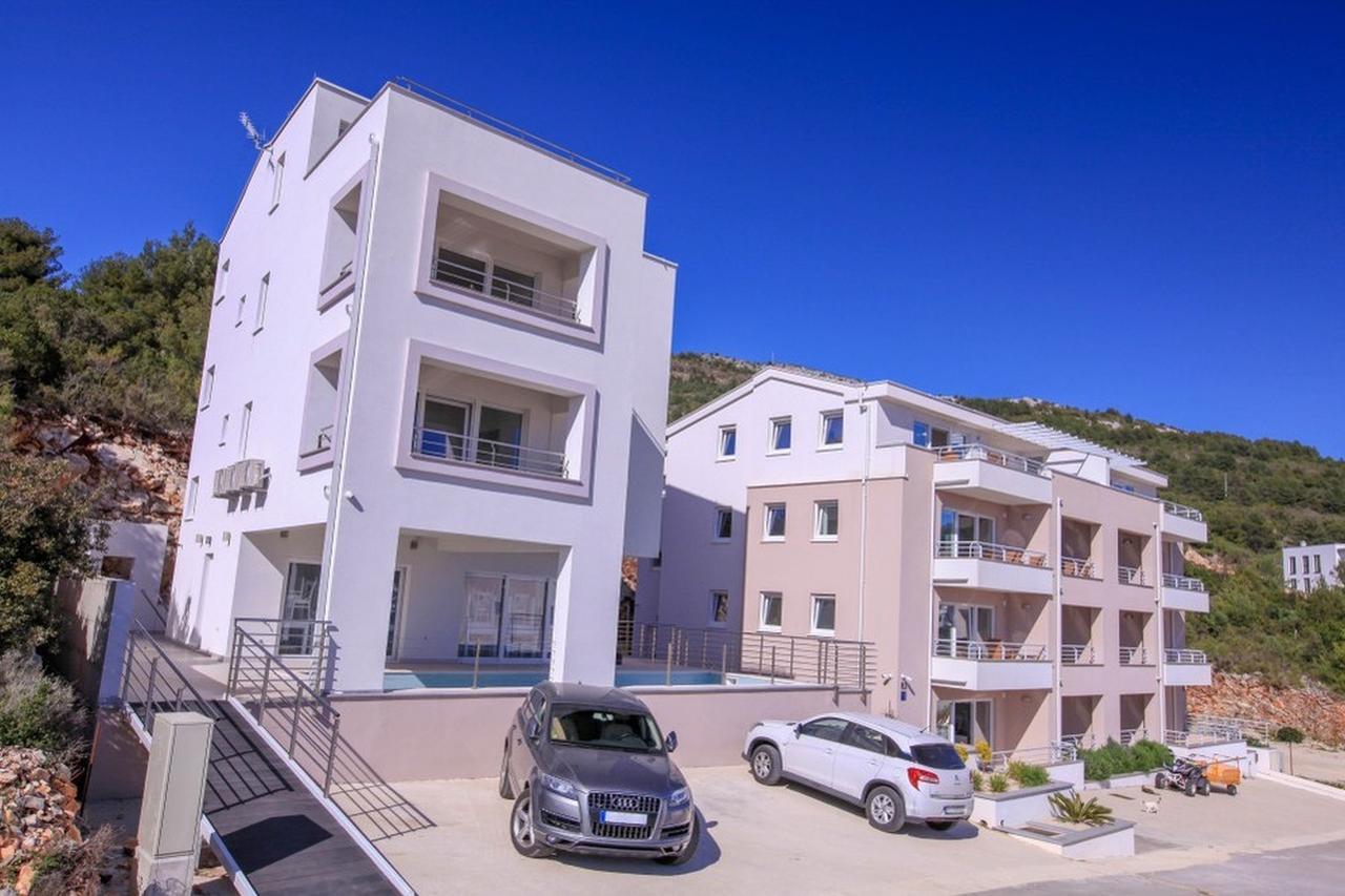Apartments Zoya Клек Екстериор снимка