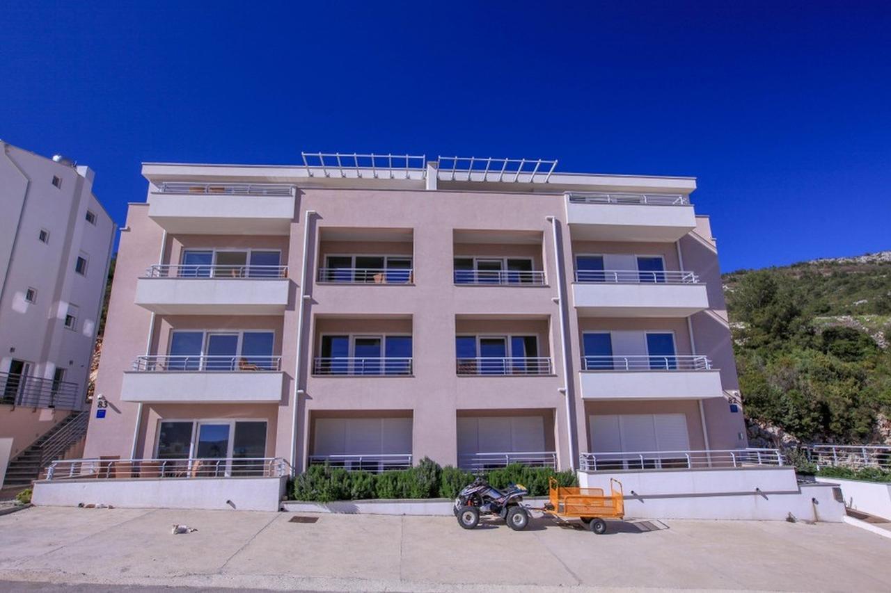 Apartments Zoya Клек Екстериор снимка