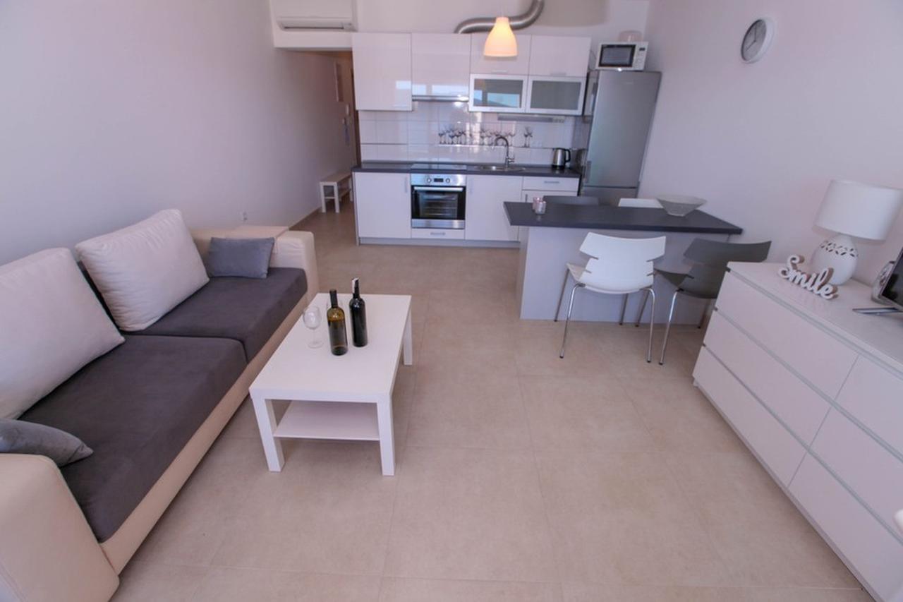 Apartments Zoya Клек Екстериор снимка